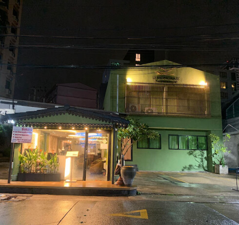 Store Image